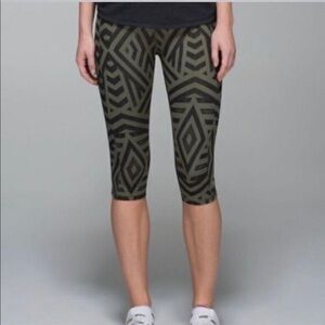 Lululemon crops chevron